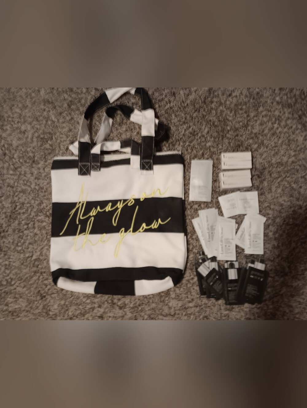 Limelife Totebag with 4 Full Size Lipsticks and Skin Care Samples!